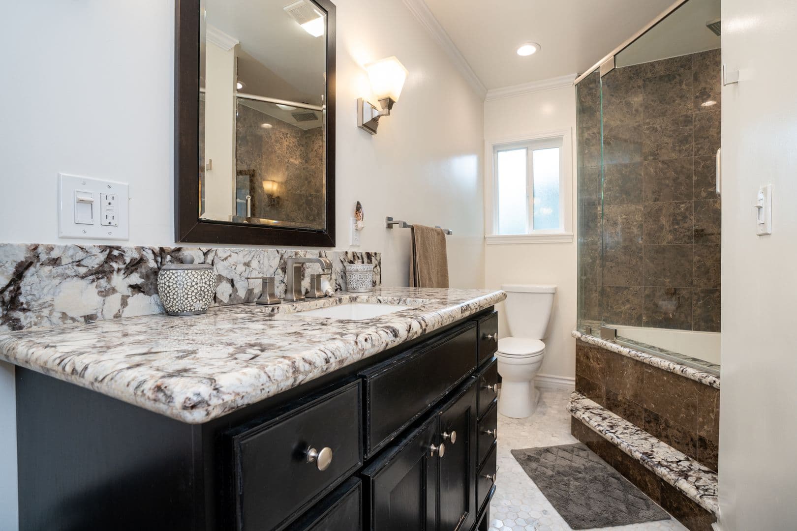 Palos Verdes Estates House: 825 Tyburn Road