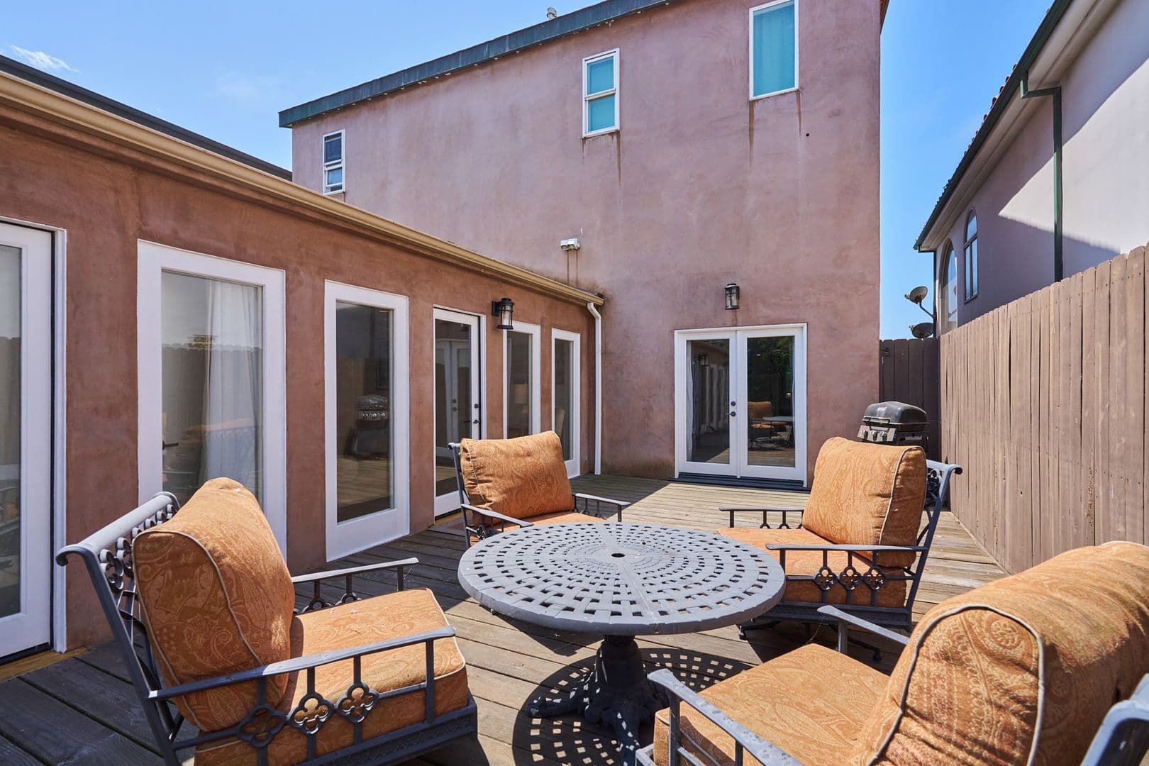 Playa Del Rey House: 151 Napoleon Street