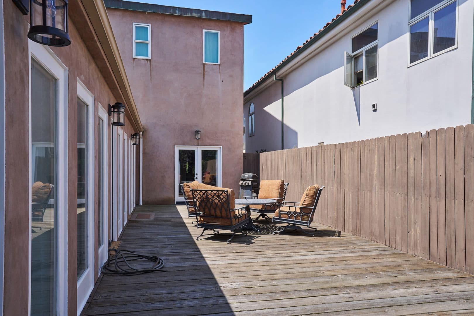 Playa Del Rey House: 151 Napoleon Street