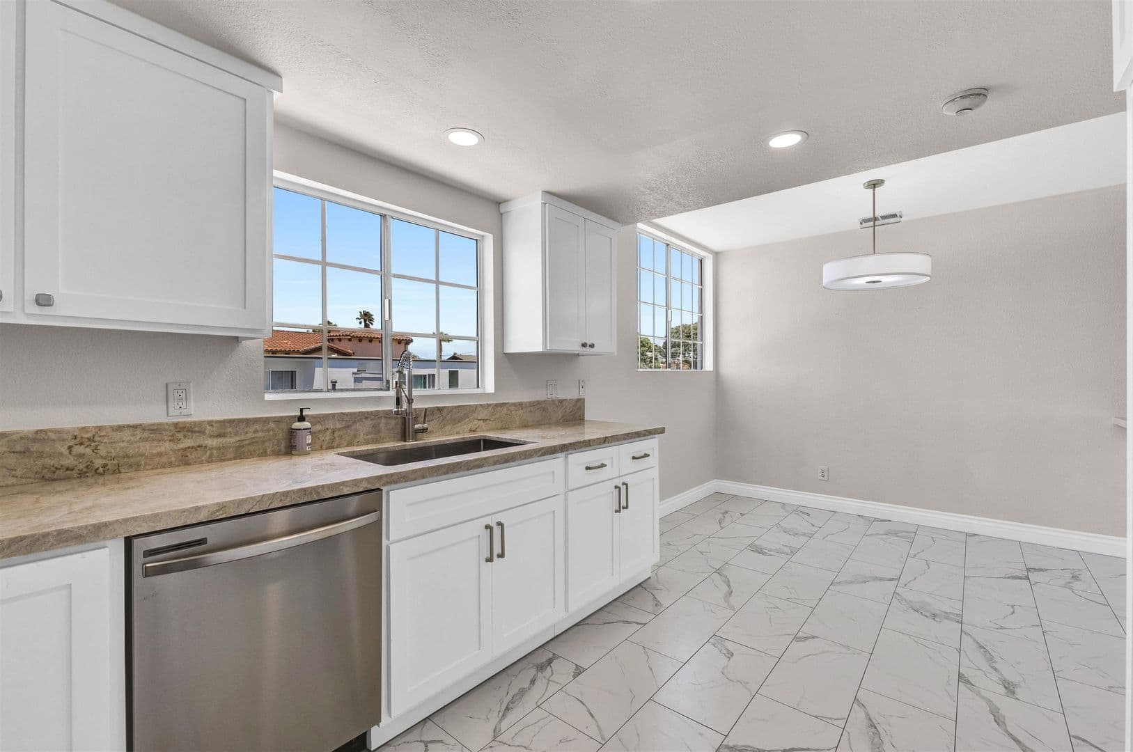 Redondo Beach House: 203 N. Lucia Avenue