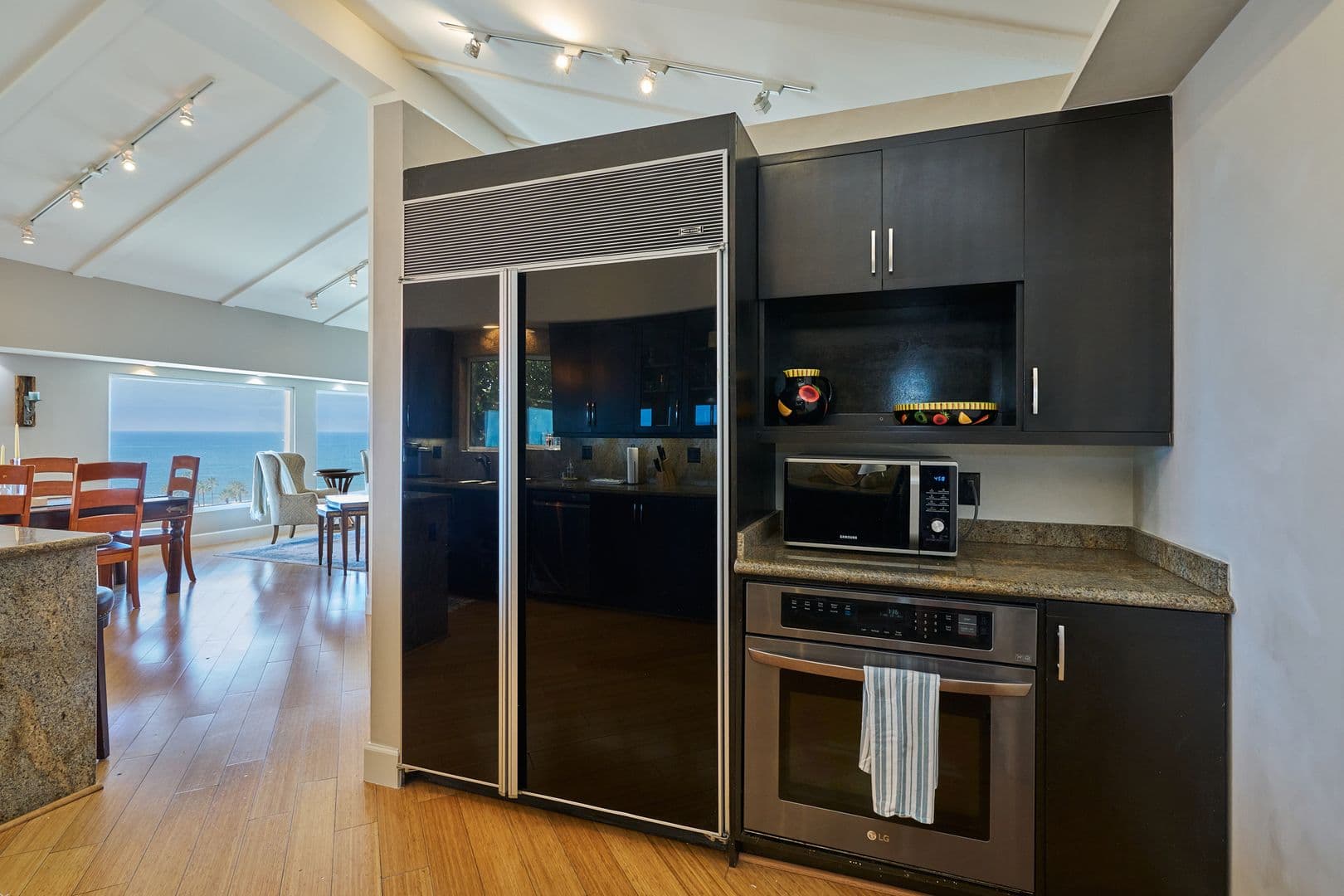 Playa Del Rey House: 151 Napoleon Street