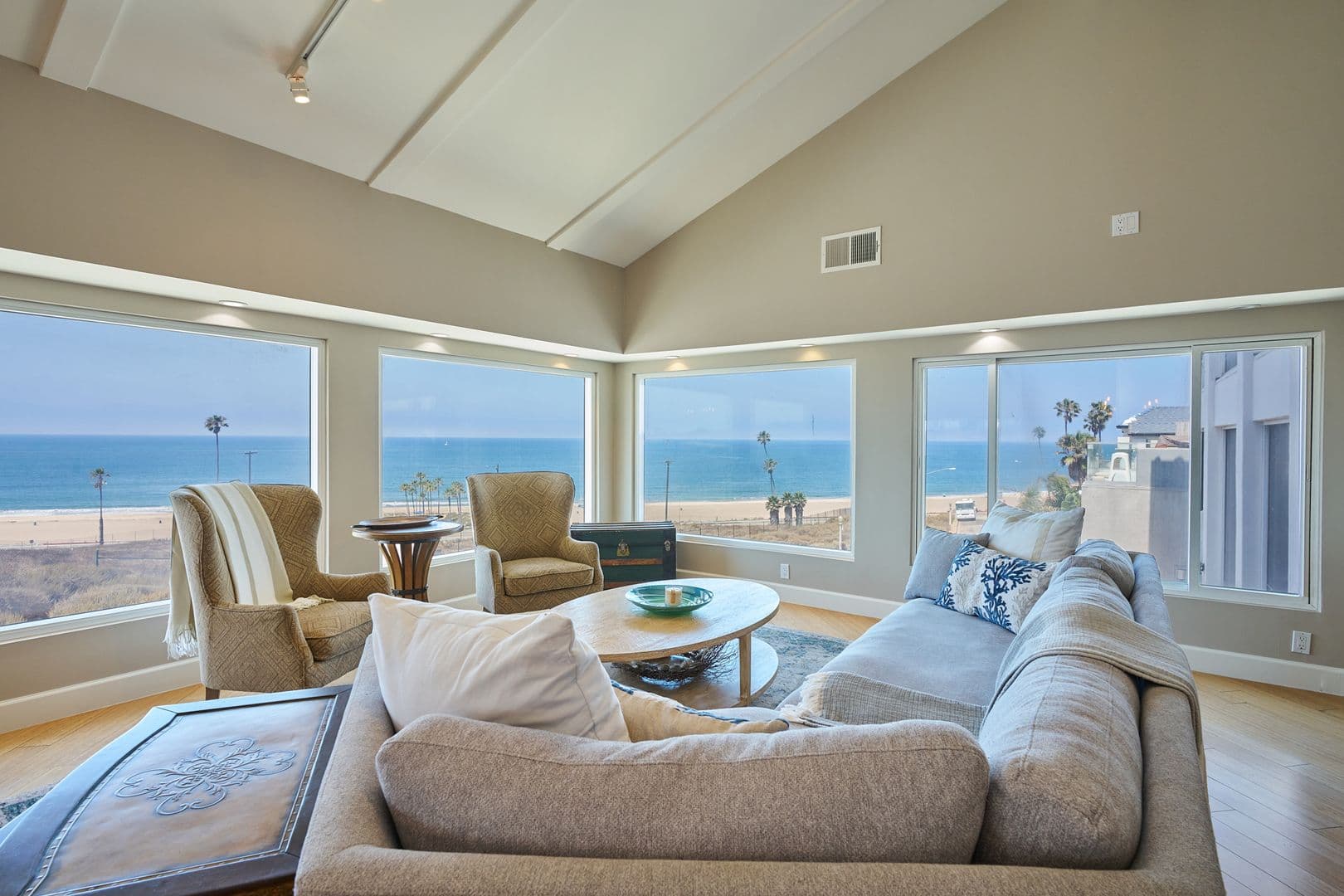 Playa Del Rey House: 151 Napoleon Street