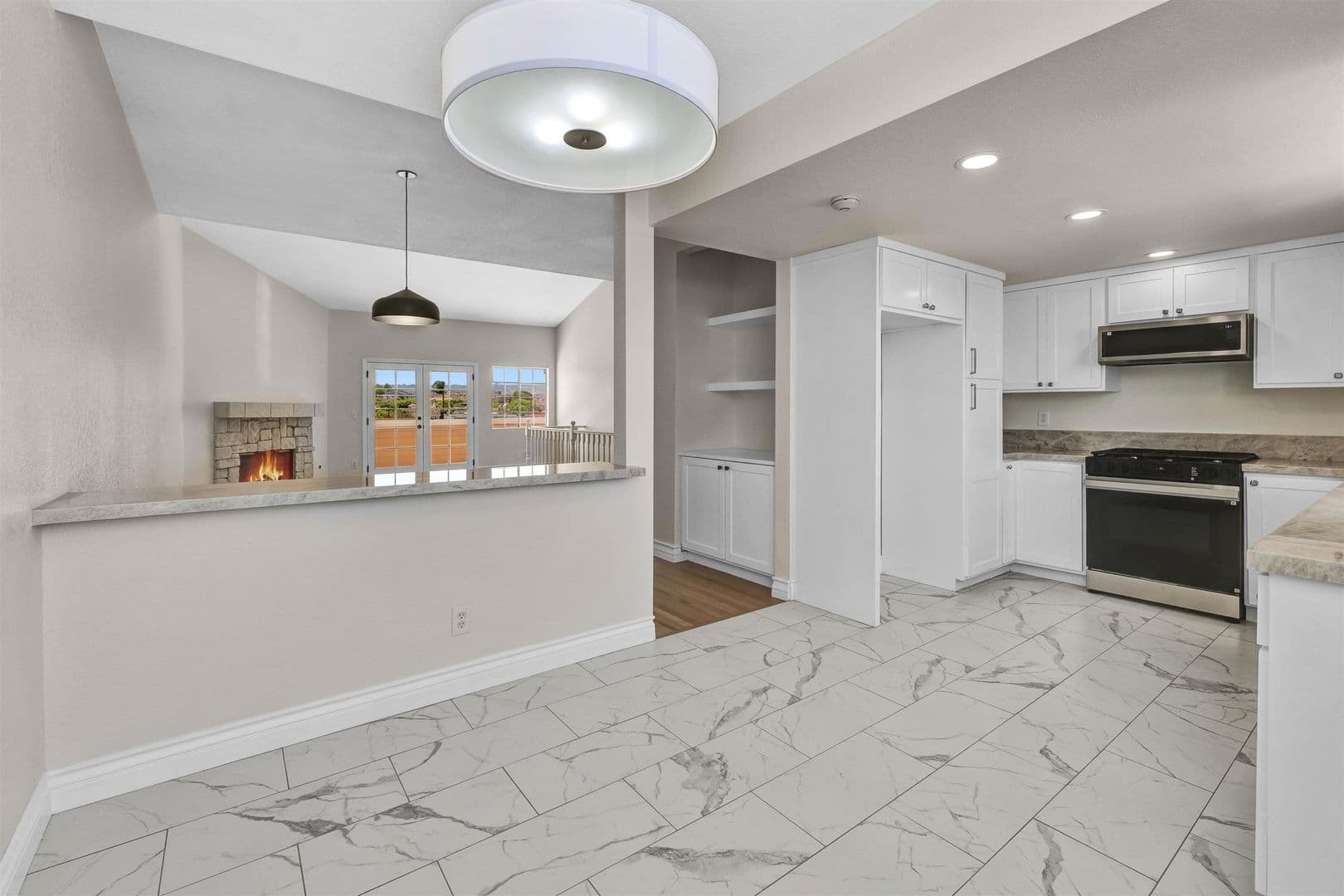 Redondo Beach House: 203 N. Lucia Avenue