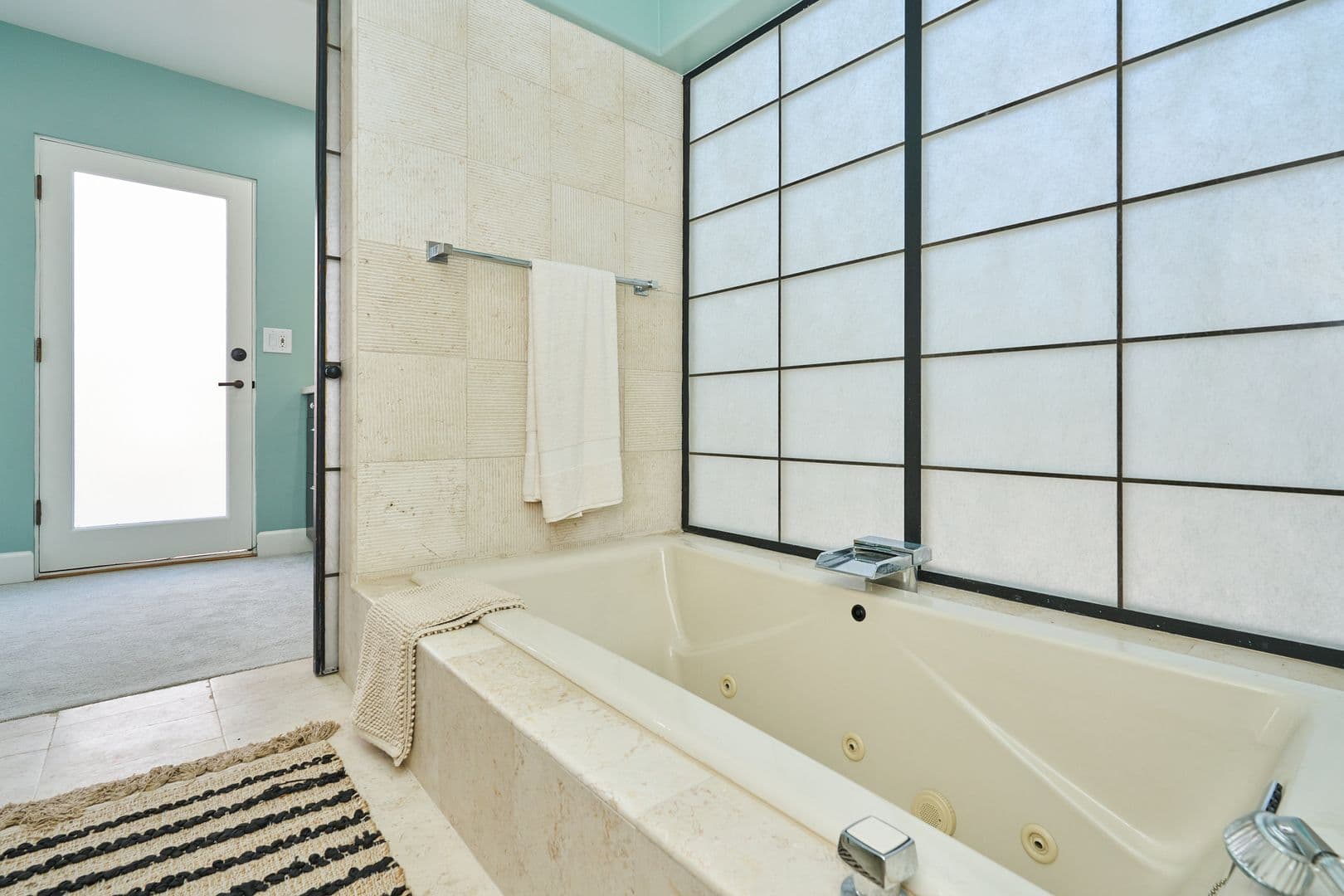 Playa Del Rey House: 151 Napoleon Street