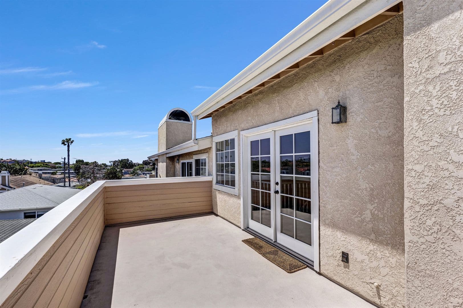 Redondo Beach House: 203 N. Lucia Avenue
