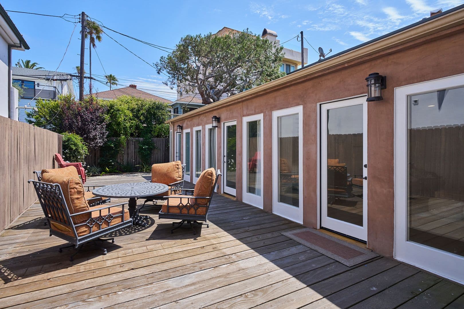 Playa Del Rey House: 151 Napoleon Street