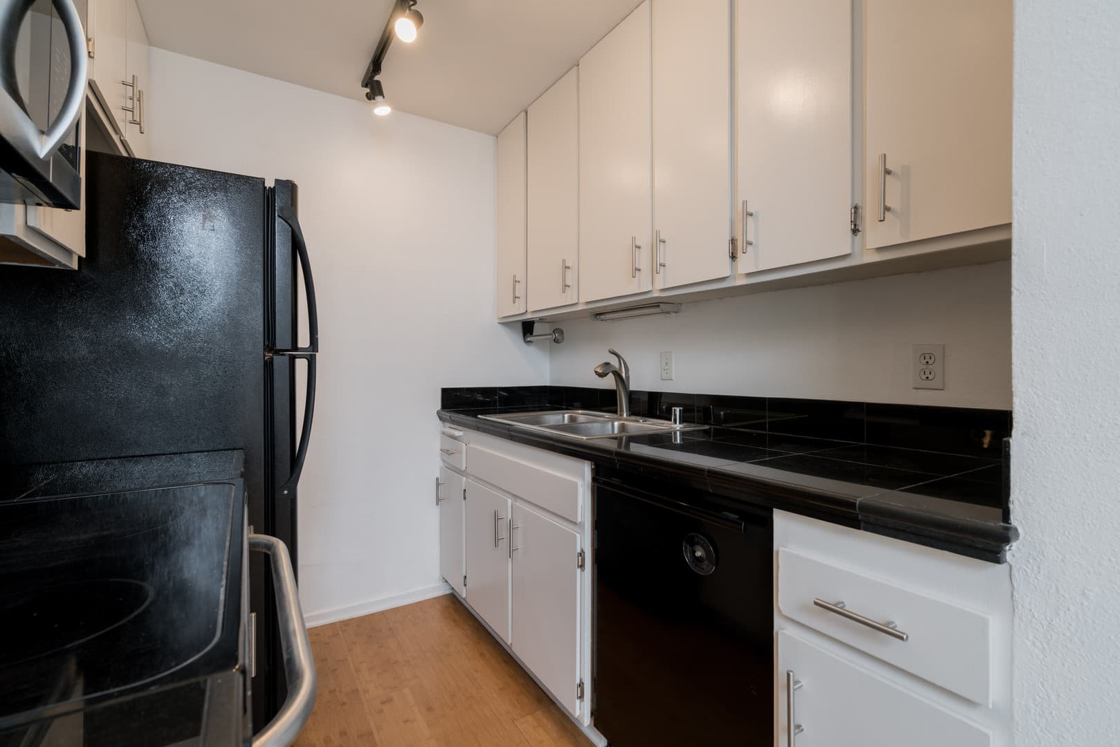 Del Mar House: 2252 Via Aprilia Unit 1