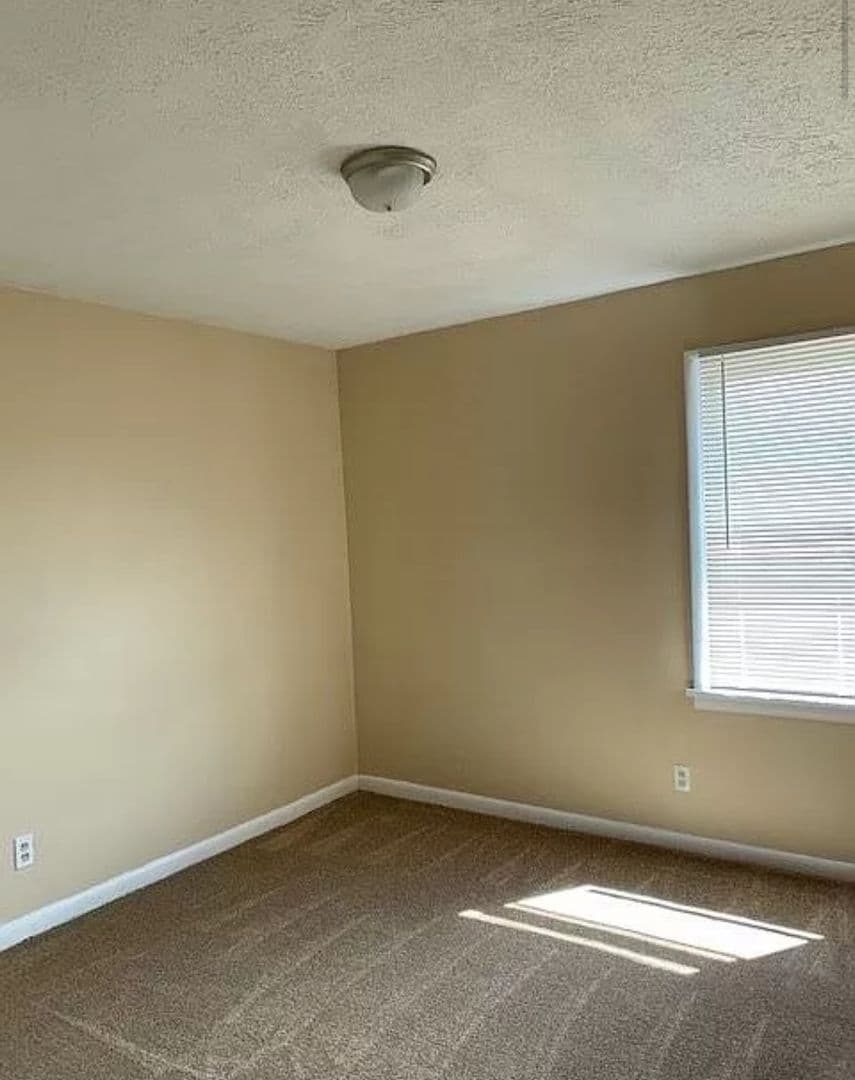 Maple Heights House: 17253 McCracken Rd