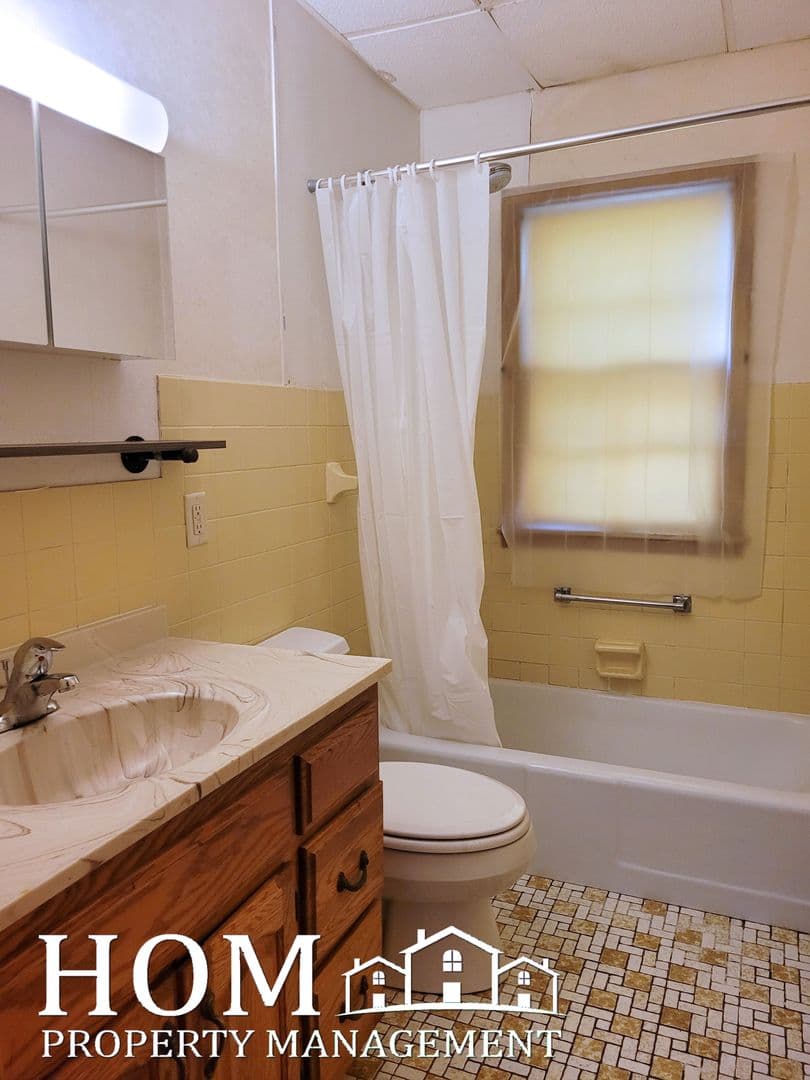 Mankato Apartment: 225 East Spring Street