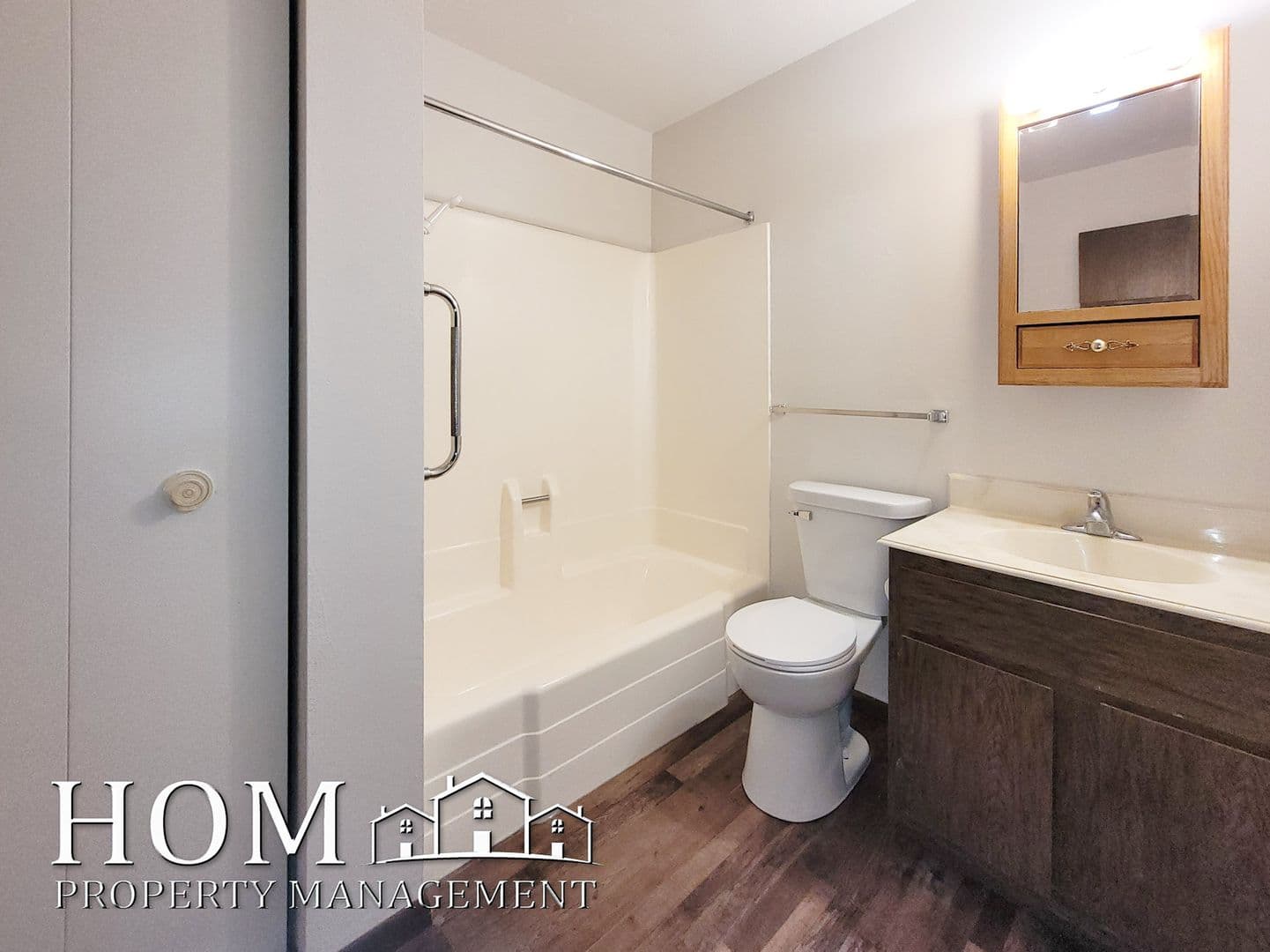 Lake Crystal Apartment: 301 W Bert St.