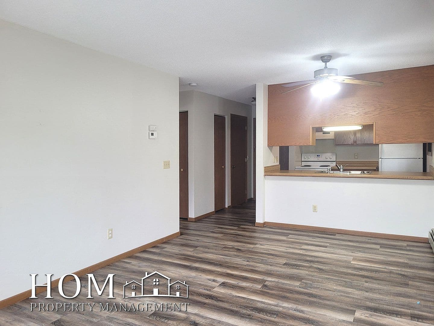 Lake Crystal Apartment: 321 W Bert St.