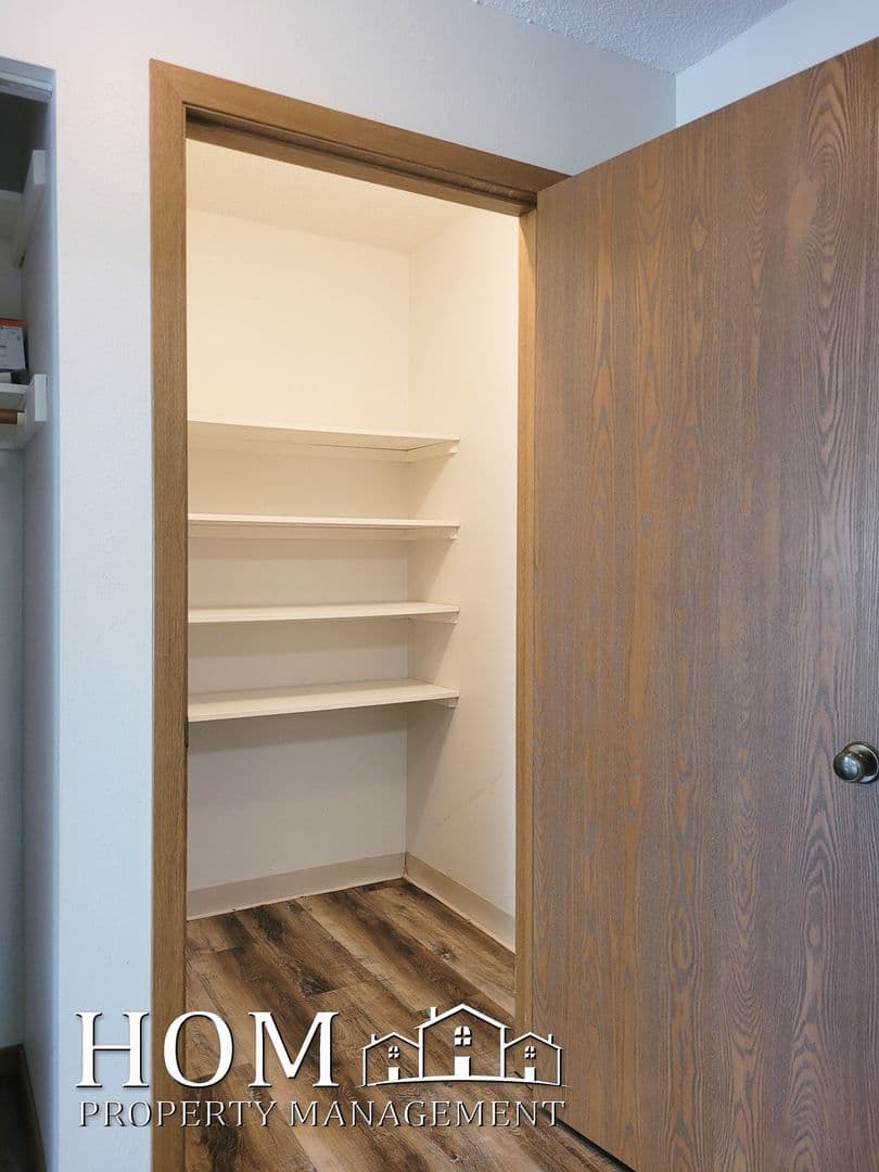 Lake Crystal Apartment: 321 W Bert St.