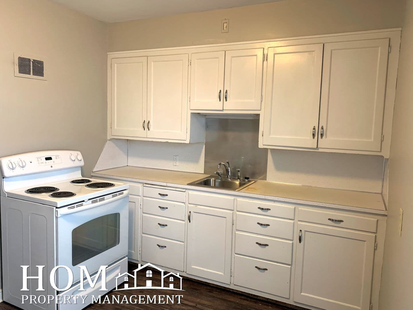 Mankato Apartment: 308 North Broad Street