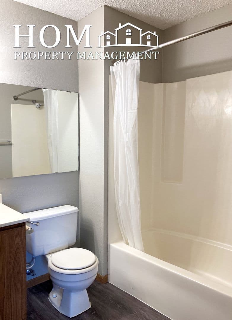 Mankato Apartment: 111 West Lind Street