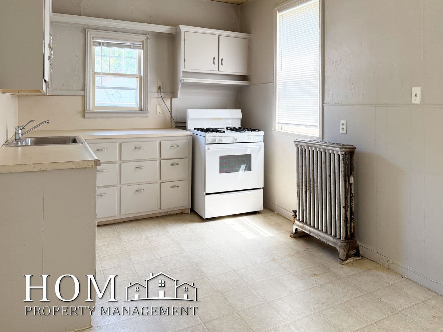 Mankato Apartment: 109 Hanover Street