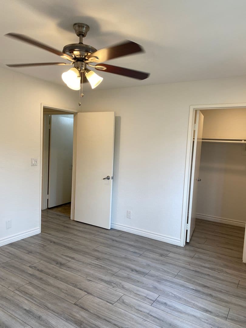 Los Angeles Apartment: 538 South Manhattan Place