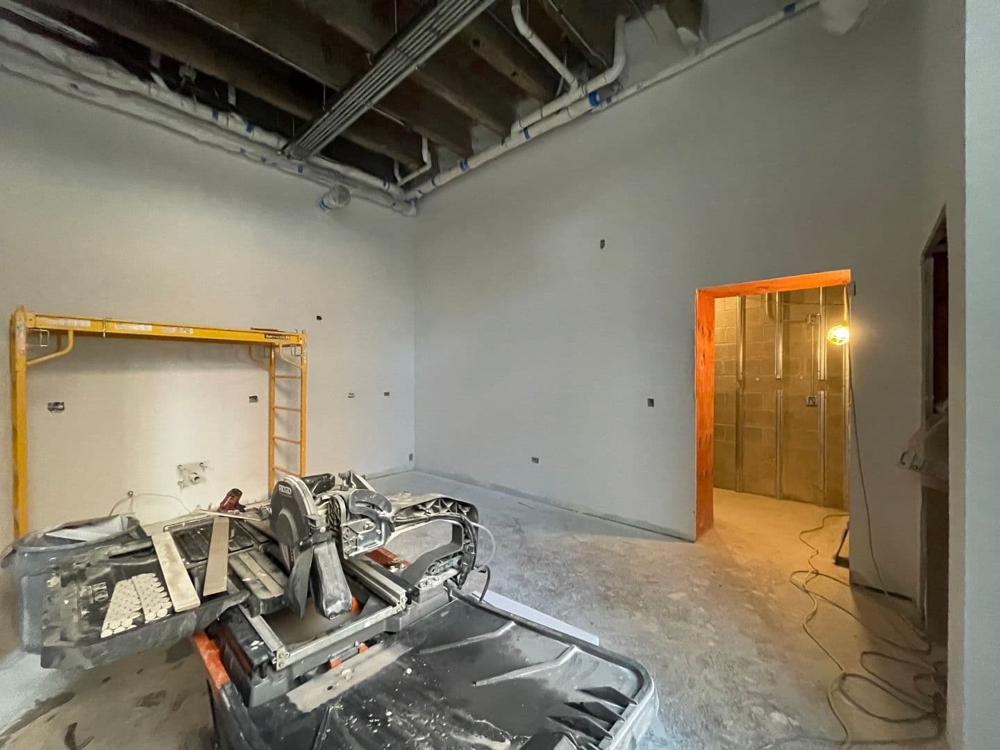 Evanston Apartment: 1453 Maple Ave.