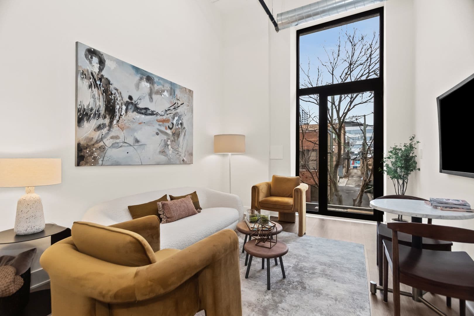 Chicago Apartment: 813 W Evergreen Ave