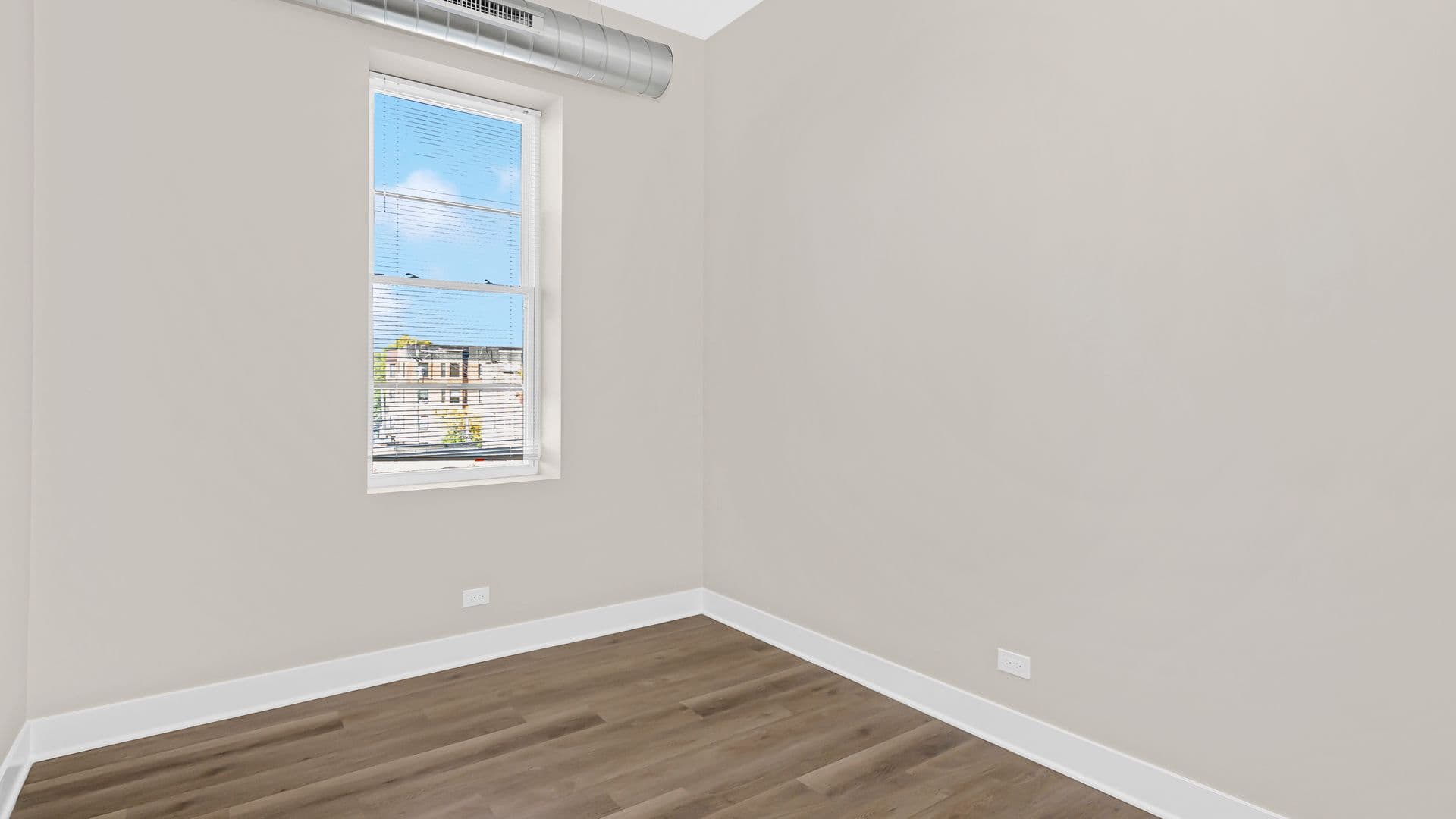 Chicago Apartment: 4533 N Clark St.