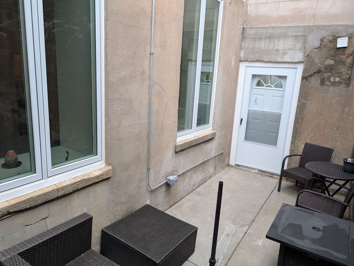 Evanston Apartment: 1453 Maple Ave.