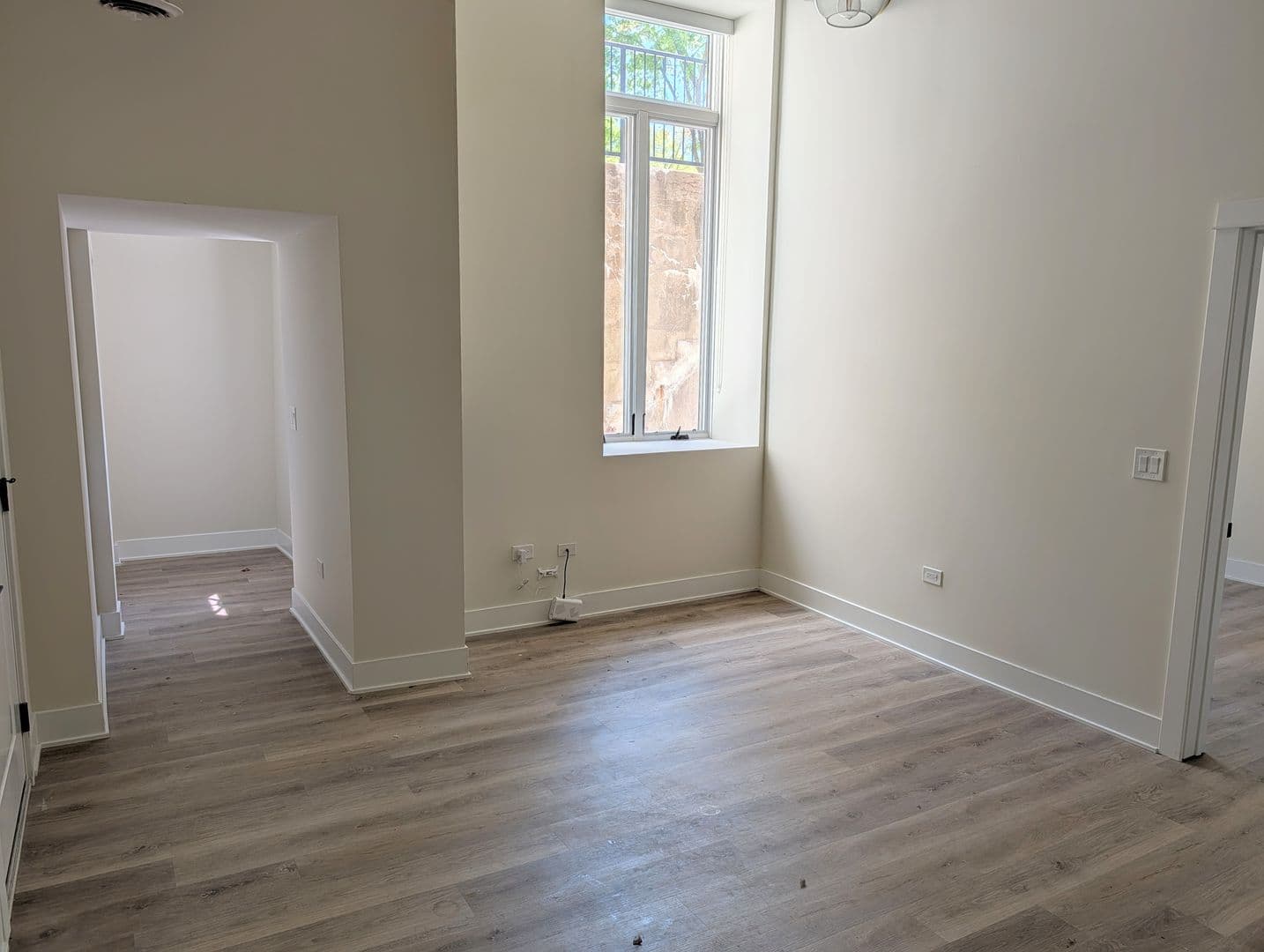 Evanston Apartment: 1453 Maple Ave.