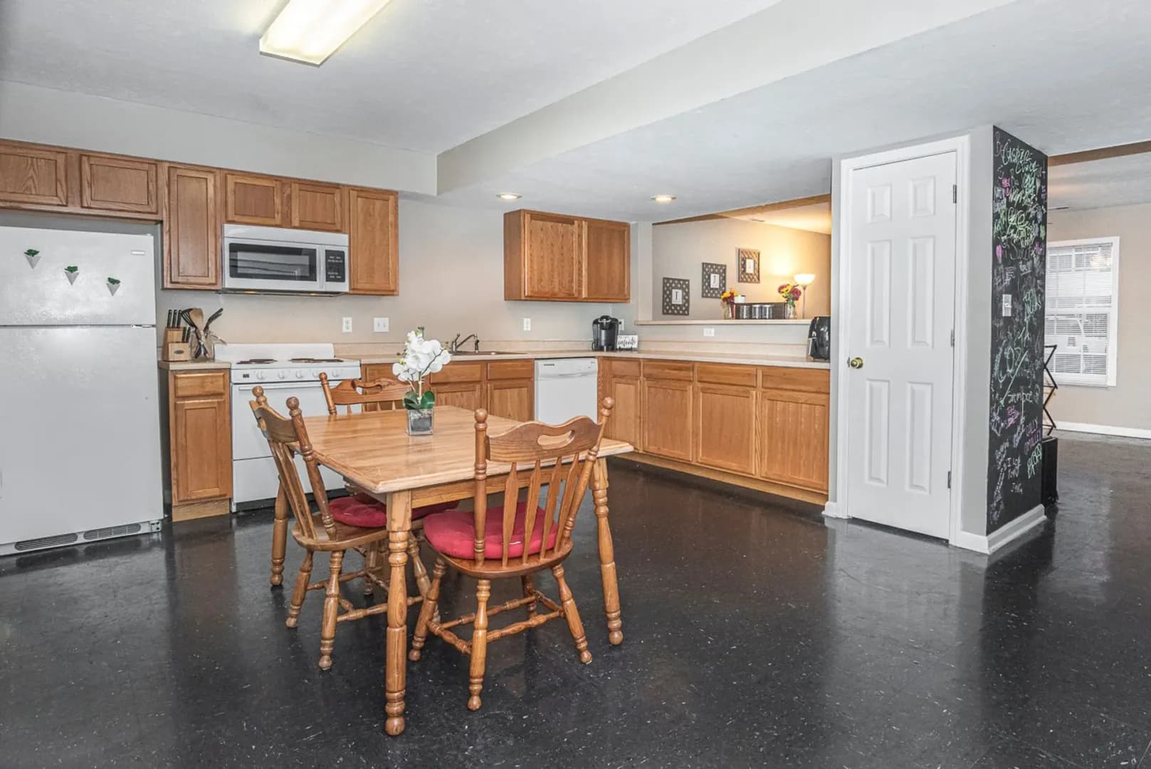 Bloomington Apartment: 314 W Riley Drive - 7G