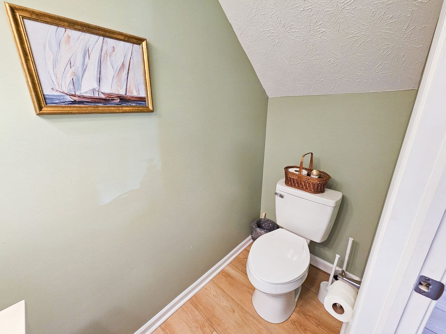 Bloomington Apartment: 1496 N Kinser Pike