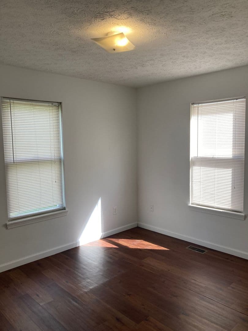 Bloomington House: 428 N Jefferson