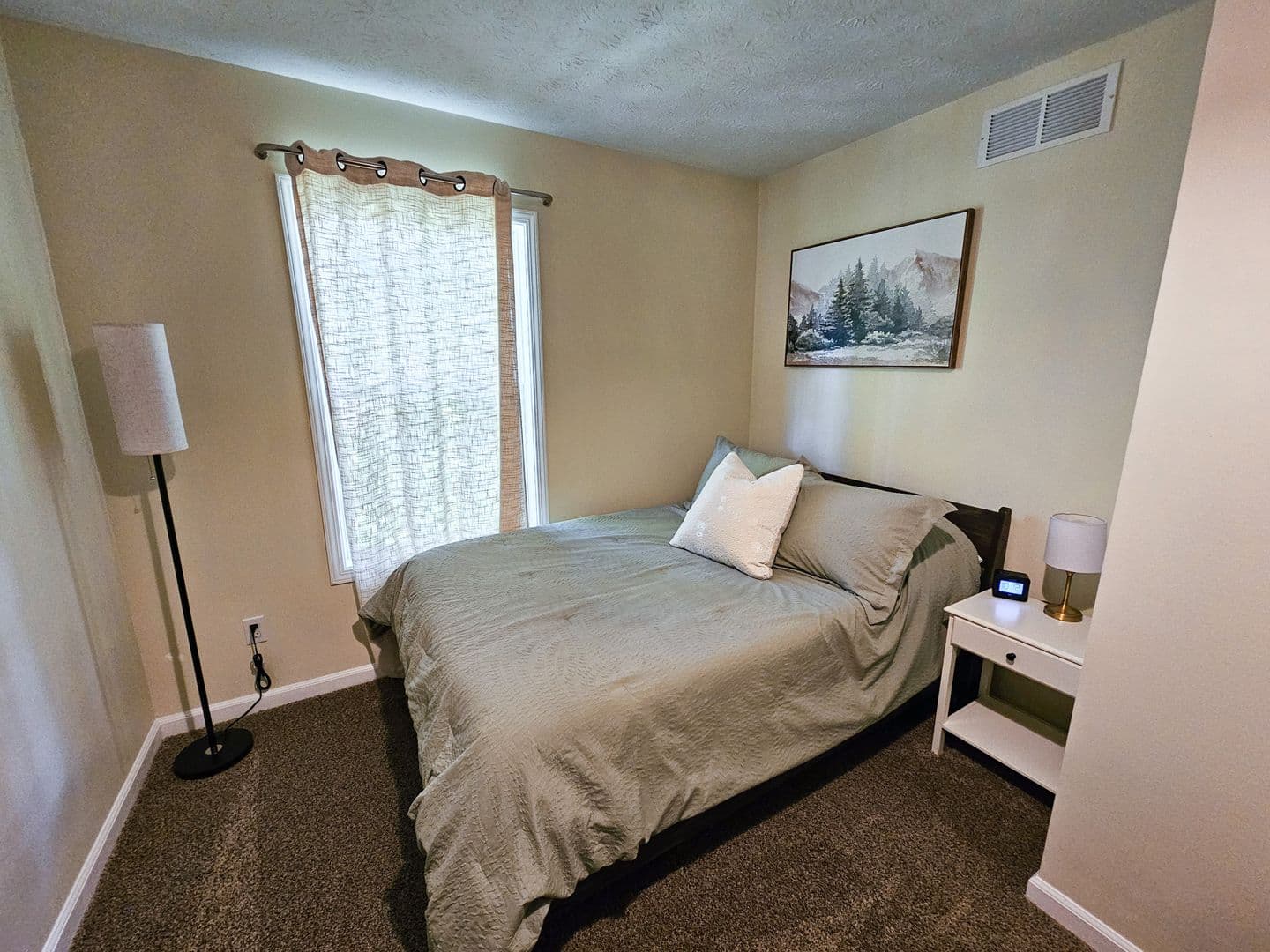 Bloomington Apartment: 1496 N Kinser Pike