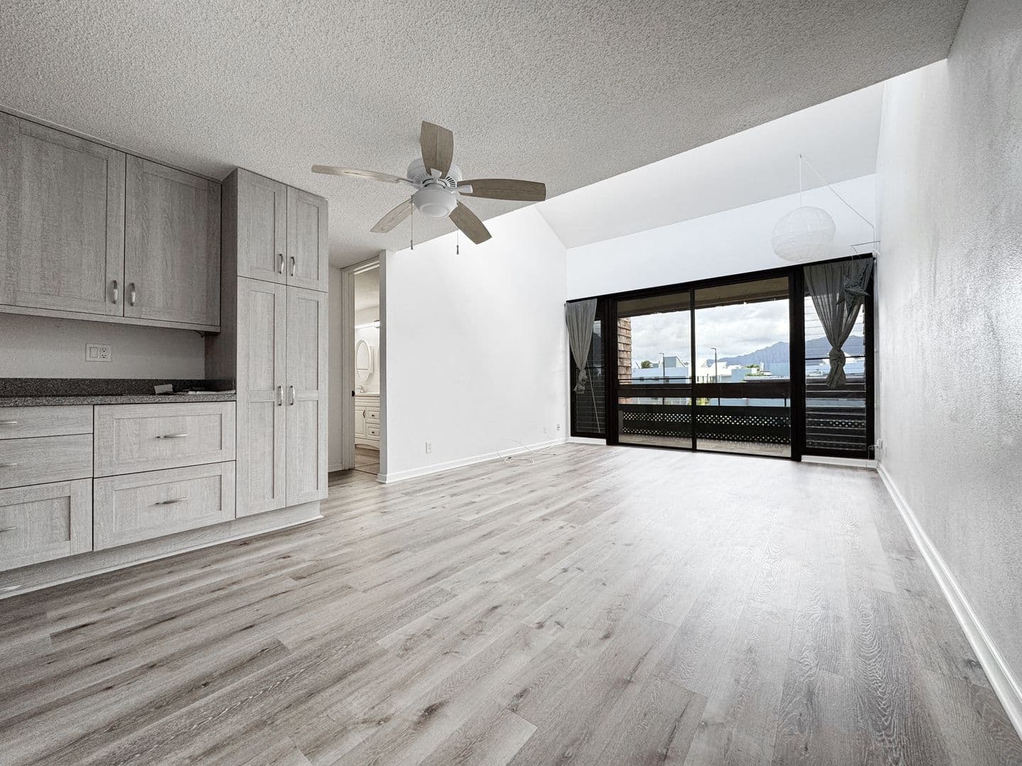 Kailua Condo: 1015 Aoloa Place, #445