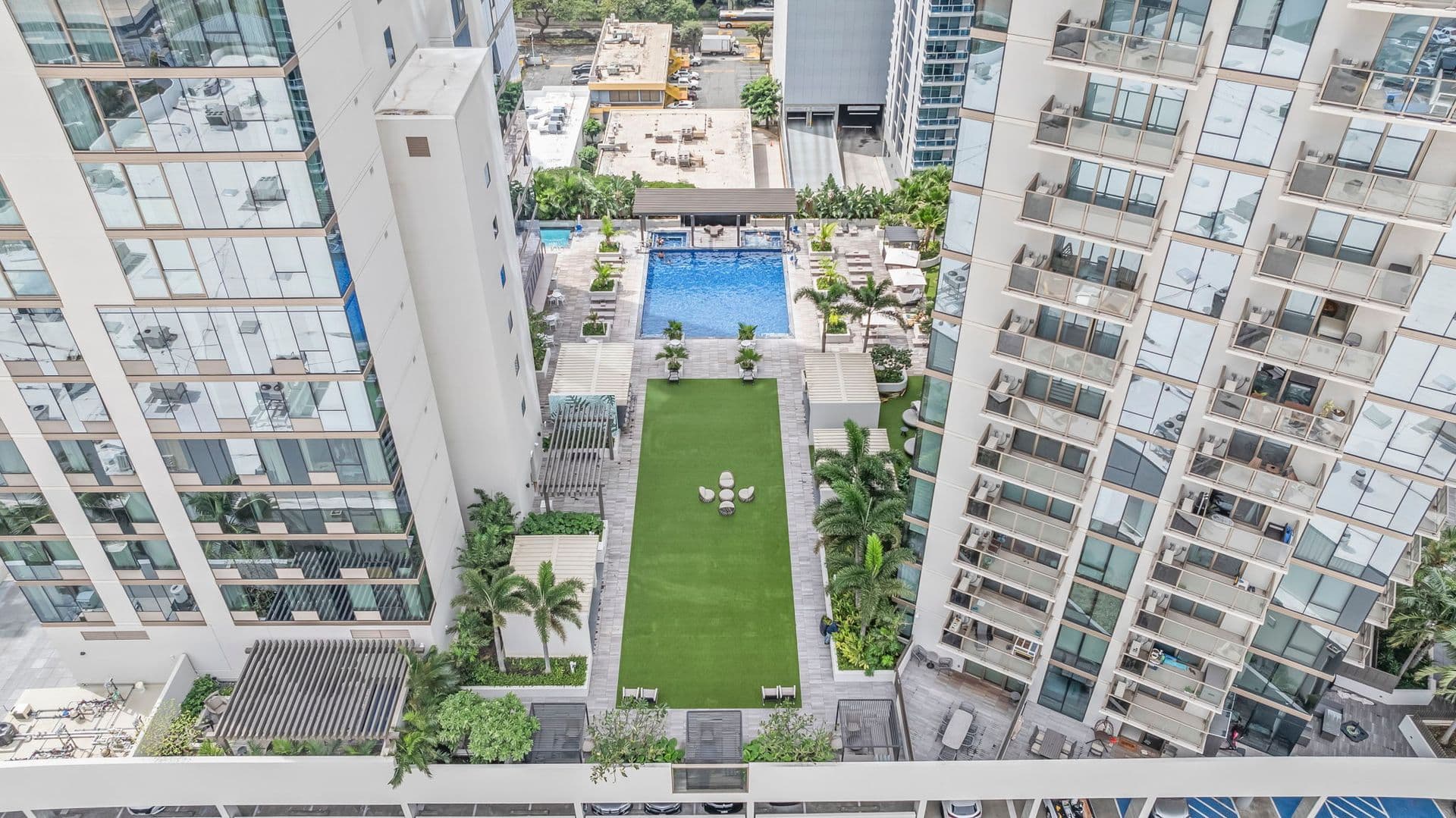 Honolulu Townhome: 1388 Kapiolani Blvd., Apt. #810