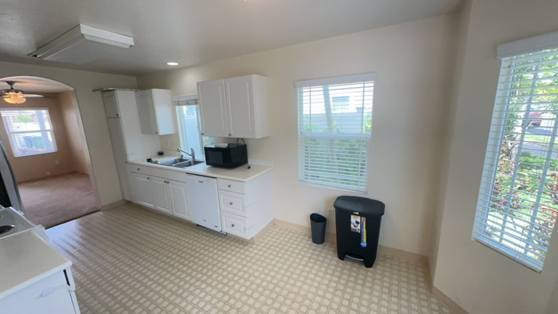 EWA BEACH House: 91-1014 KAI KUKUMA STREET