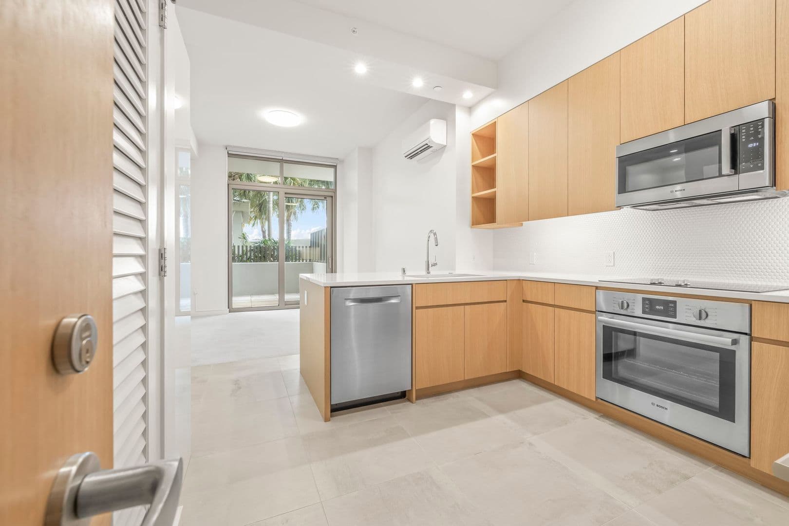 Honolulu Townhome: 1388 Kapiolani Blvd., Apt. #810