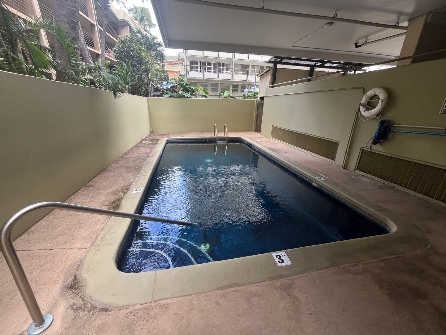 Honolulu Apartment: 440 Lewers St.