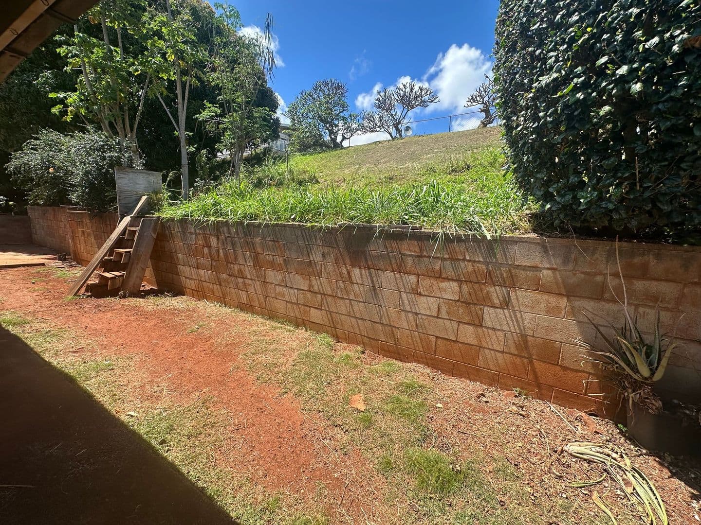 PEARL CITY House: 1654 HOOLAULEA ST