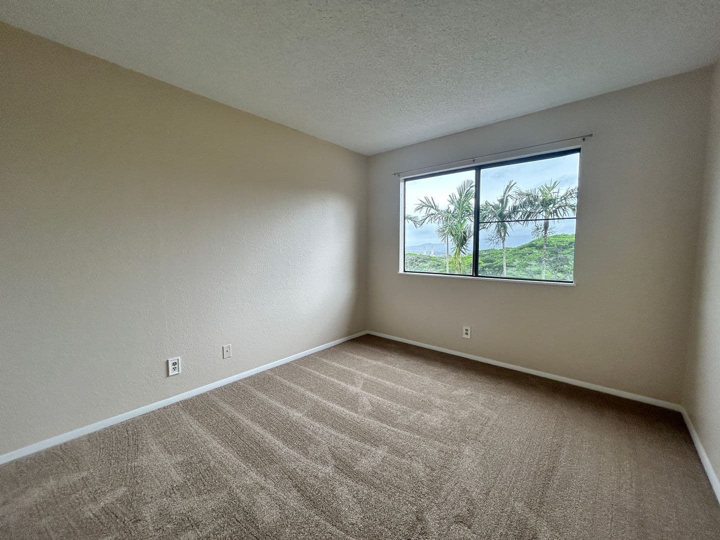Aiea Townhome: 98-1784 Kaahumanu Street Unit 66C