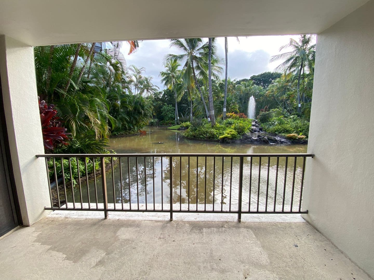 Kailua House: 1020 Aoloa Place, #107A