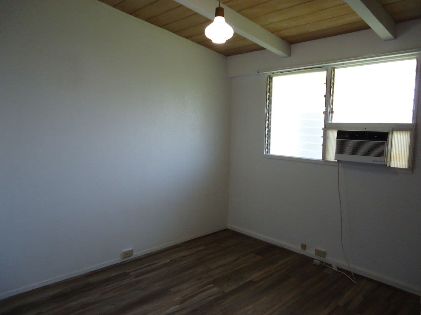 Pearl City House: 1616 Hookani St.