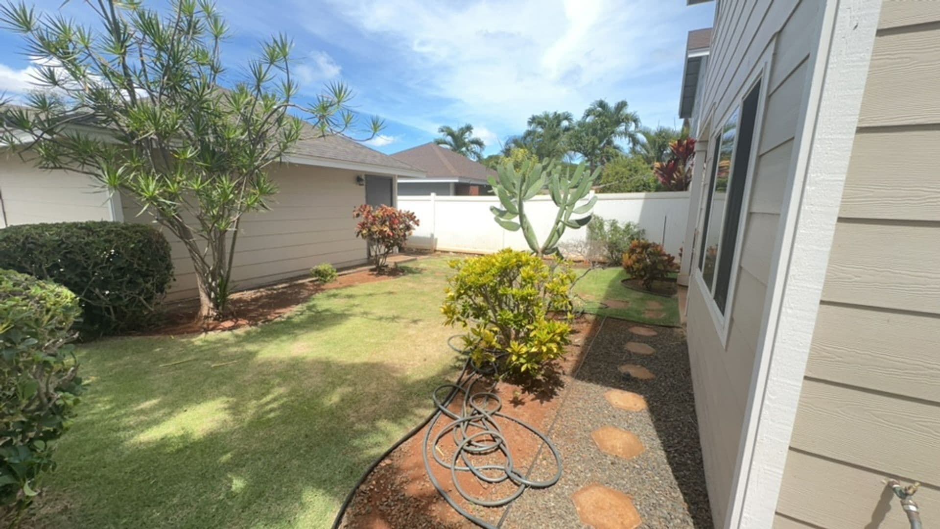 EWA BEACH House: 91-1014 KAI KUKUMA STREET