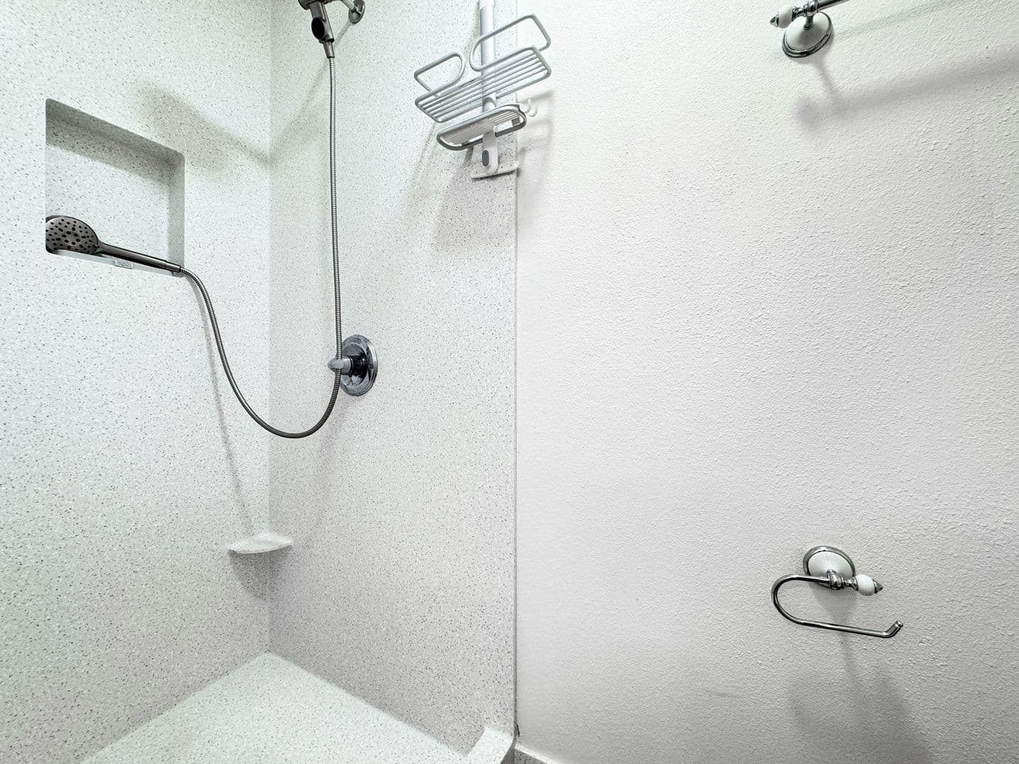 Kailua Condo: 1015 Aoloa Place, #445