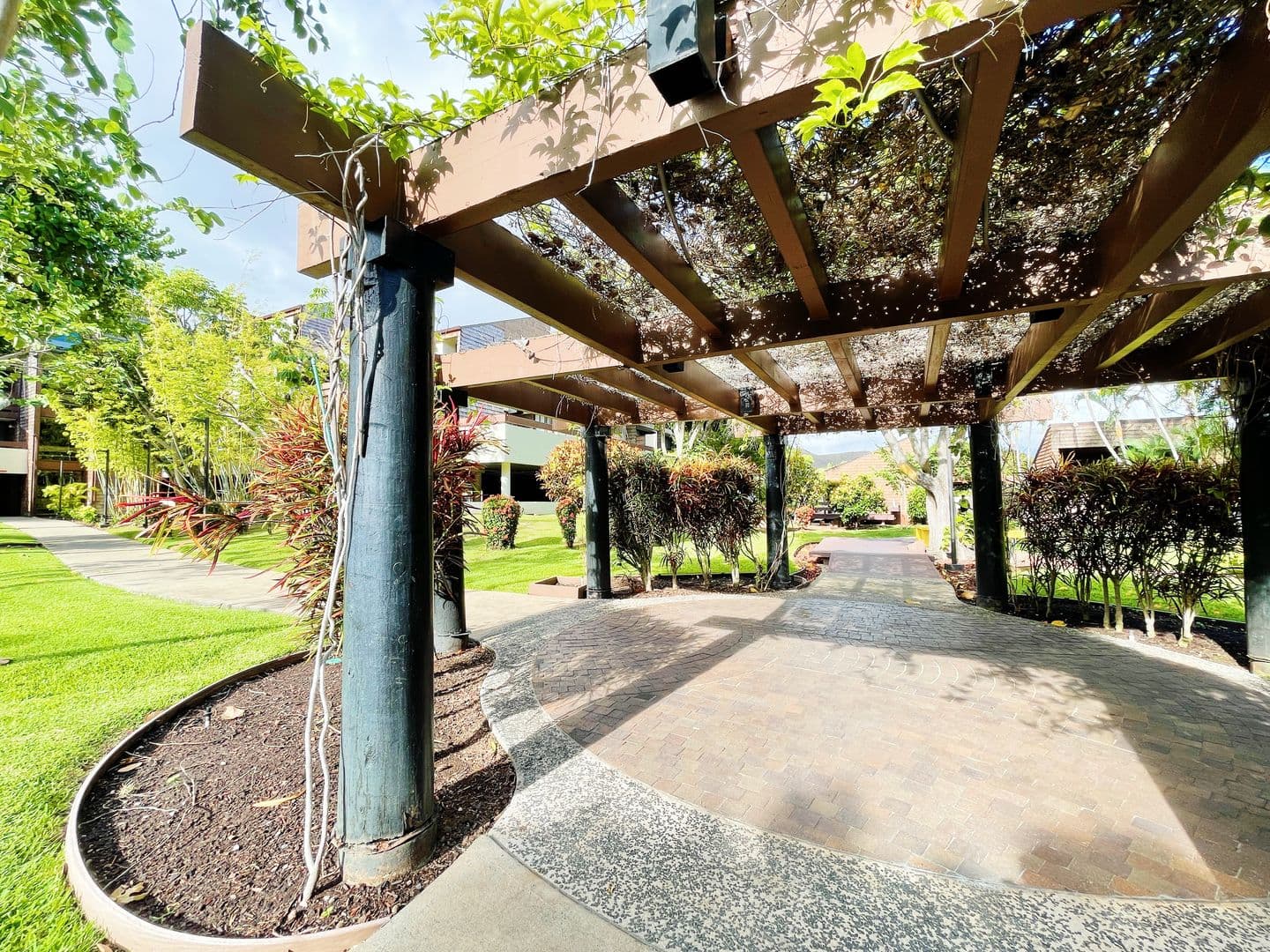 Kailua Condo: 1015 Aoloa Place, #445
