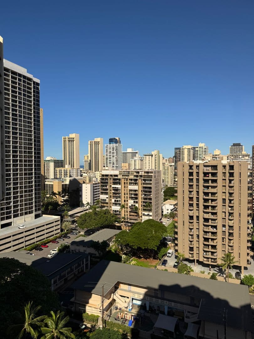 Honolulu Condo: 300 Wai Nani Way #1818