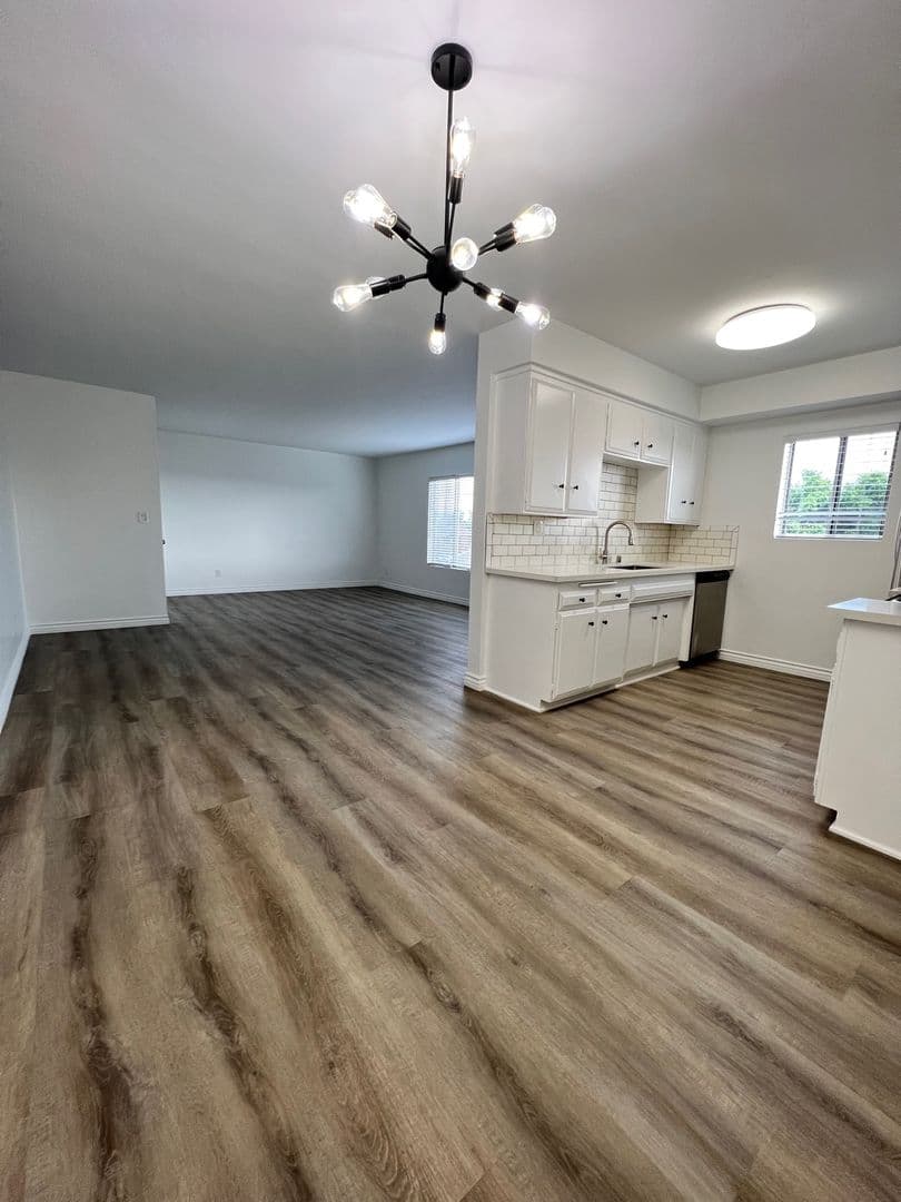 Inglewood Apartment: 217 E Hazel St.