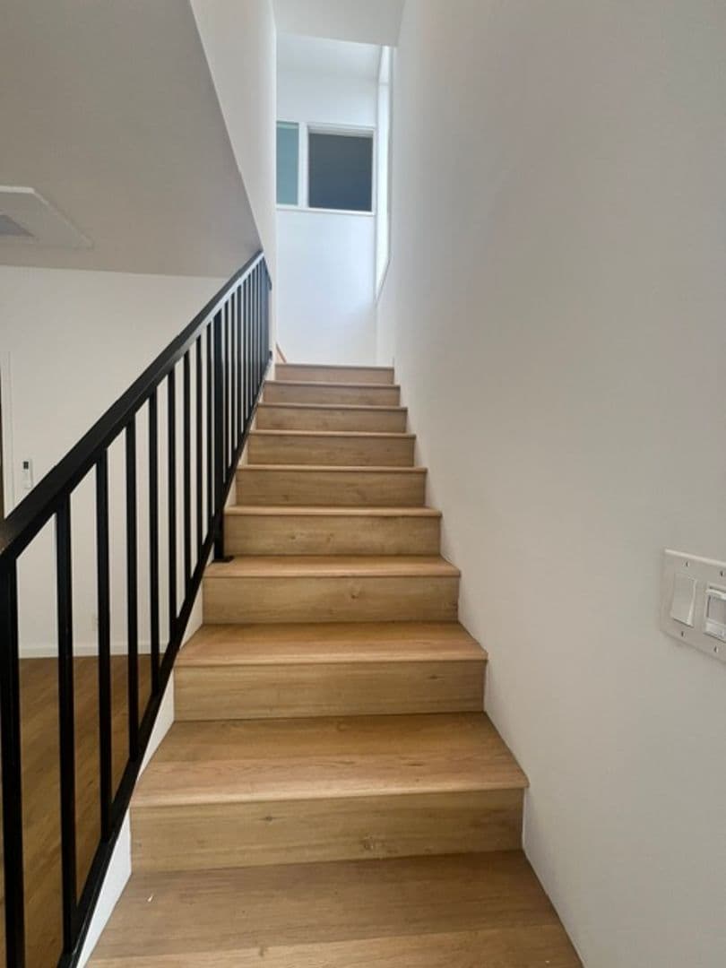 Santa Monica Apartment: 917 Lincoln Blvd.
