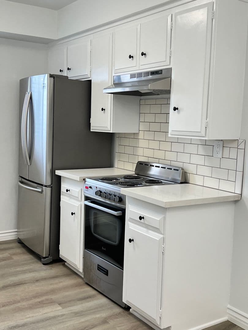 Inglewood Apartment: 217 E Hazel St.