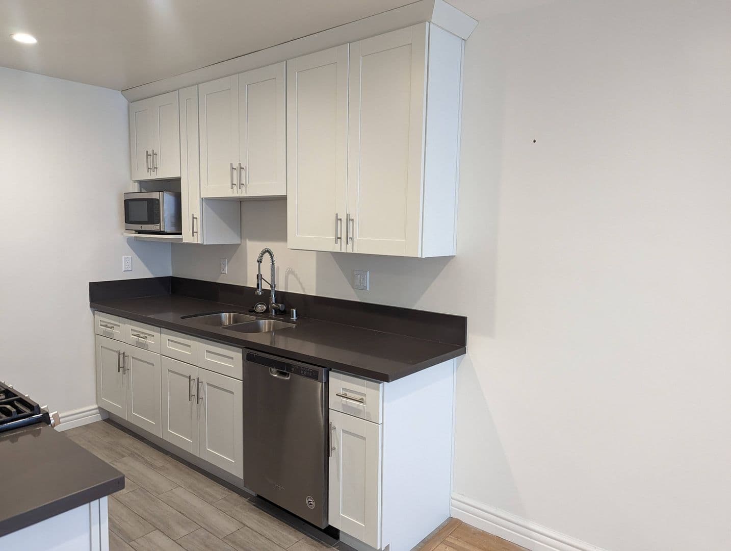 Santa Monica Apartment: 911-915 Lincoln Blvd