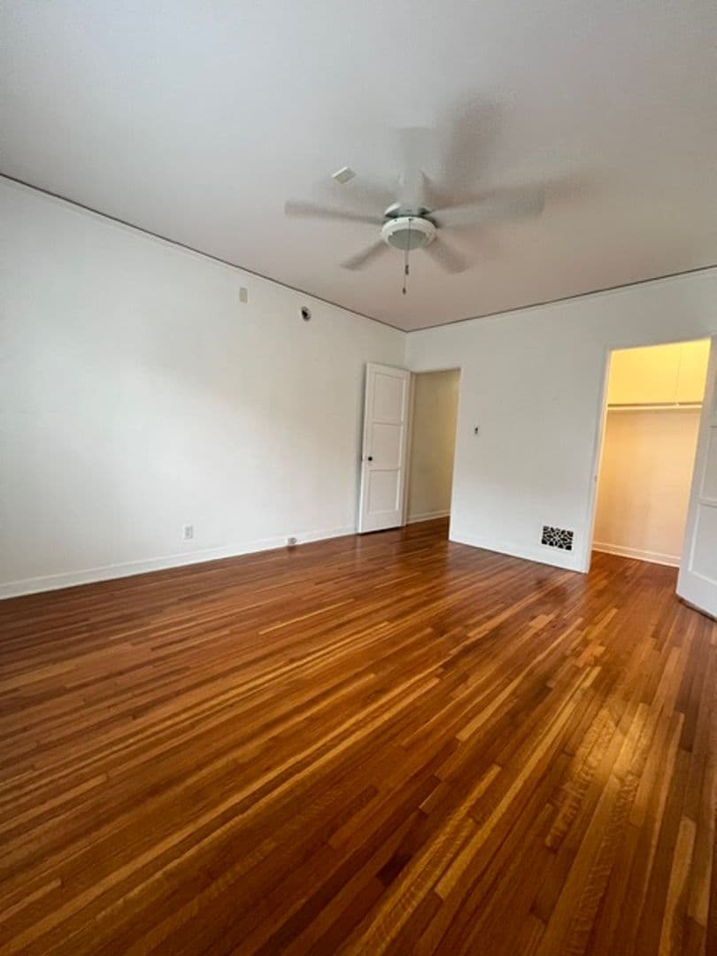 Los Angeles Apartment: 910-920 Alandele Ave