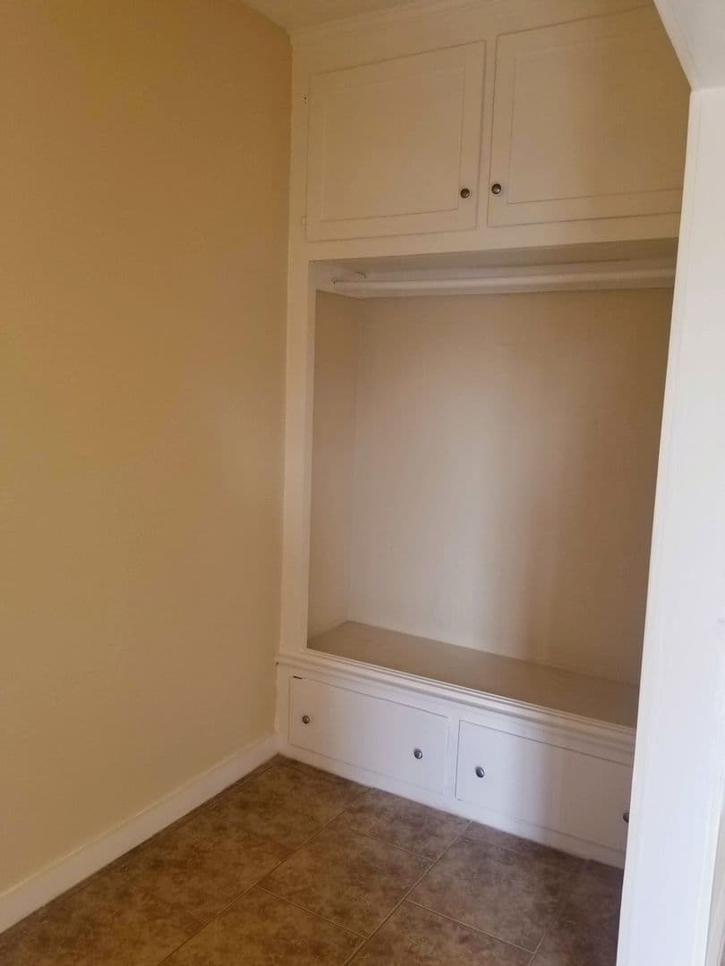 Los Angeles Apartment: 1308-1310 12th Avenue