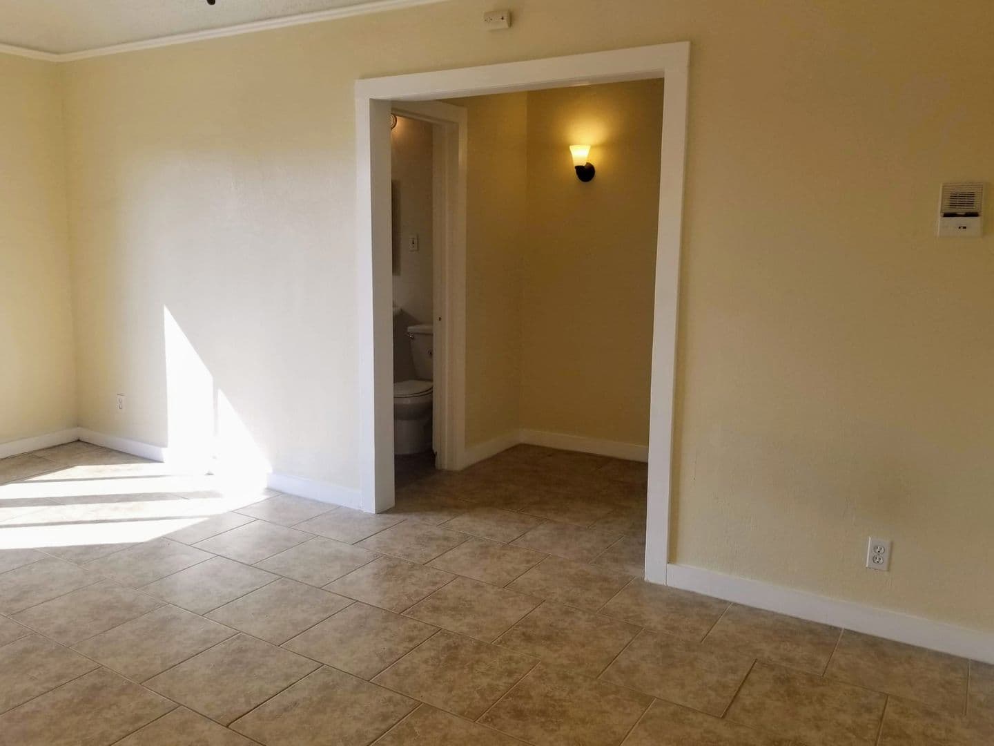 Los Angeles Apartment: 1308-1310 12th Avenue