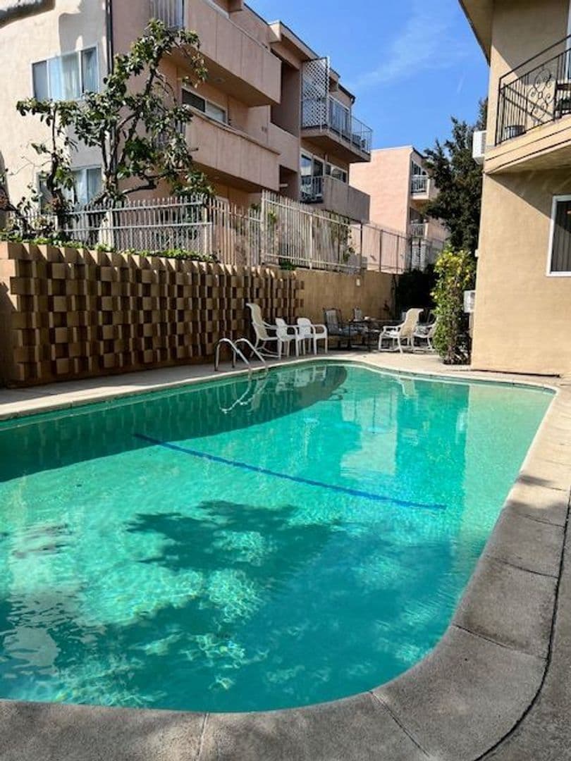 Los Angeles Apartment: 1541 N Formosa Ave.